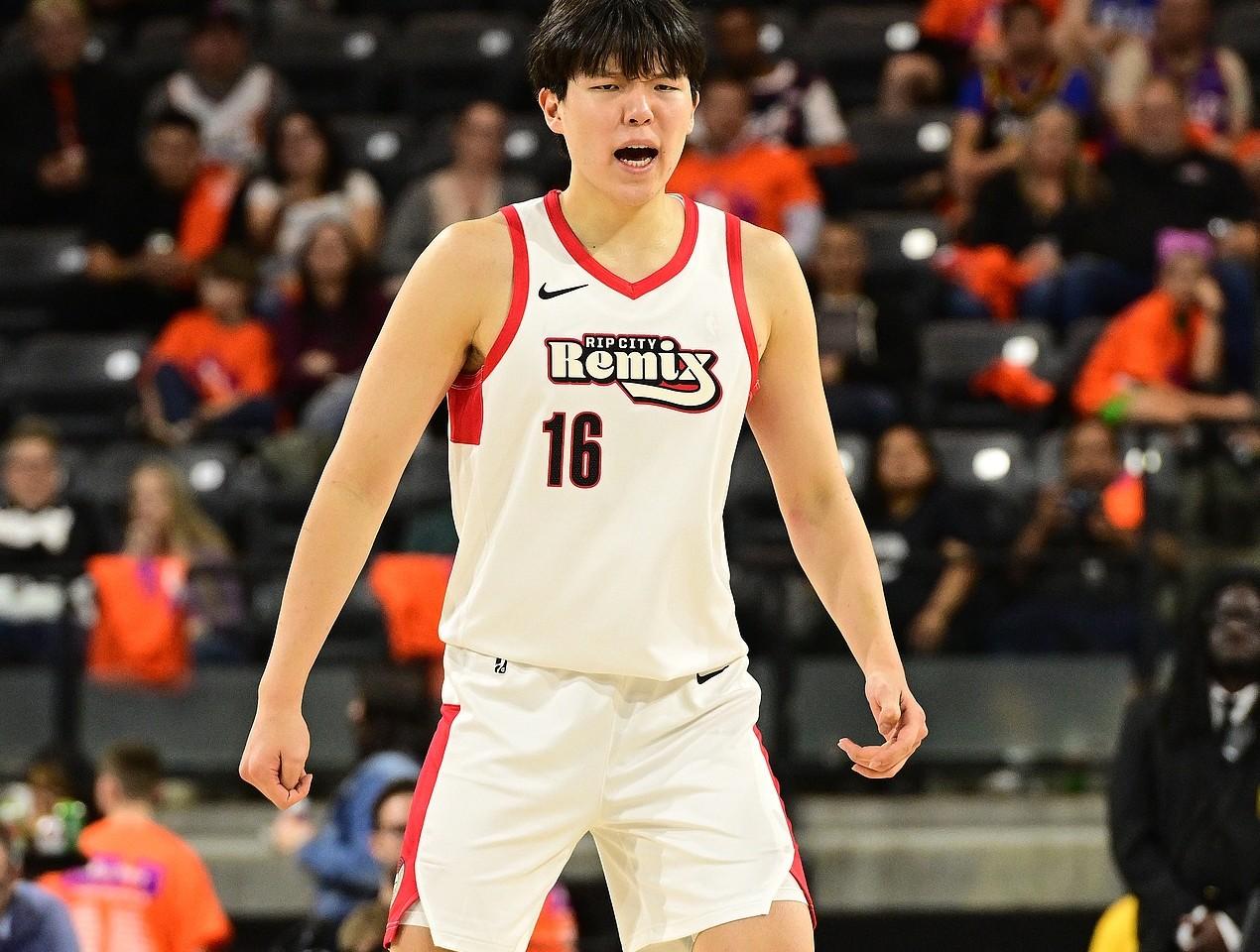 杨瀚森也太好厉害了吧，在今天开拓者与太阳比赛中，开拓者球星杨瀚森在登场13分钟里