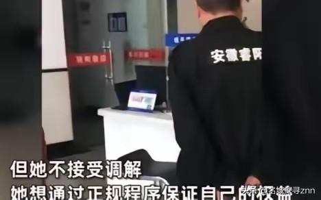 2023年，安徽合肥一名985女研究生凌晨帮父亲摆摊卖菜，摊位被掀翻，可她一没哭