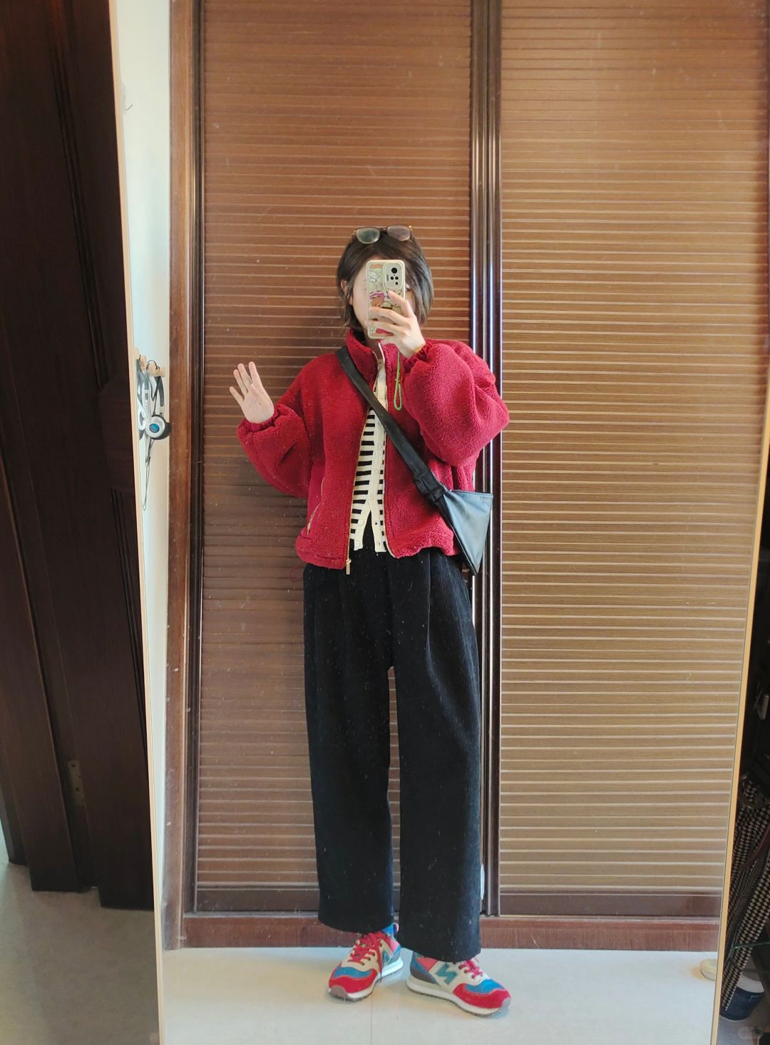 红色羊羔毛好衬肤色❤️