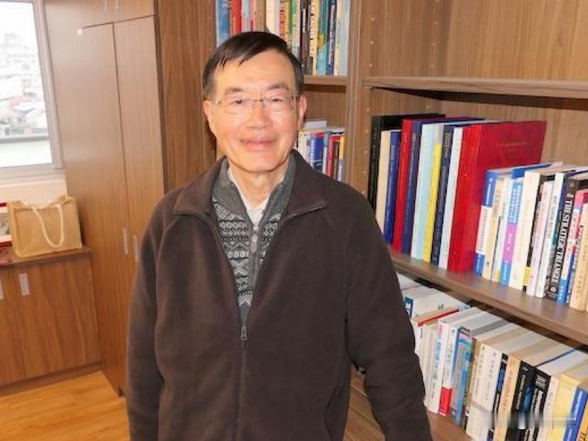 解放军试射弹道导弹！台大教授发声！
台湾大学前副校长、政治学系名誉教授包宗和在接