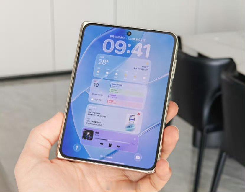 华为PuraXMax首销日销量曝光iPhoneUltra真机超前瞻 大阔折旗舰封