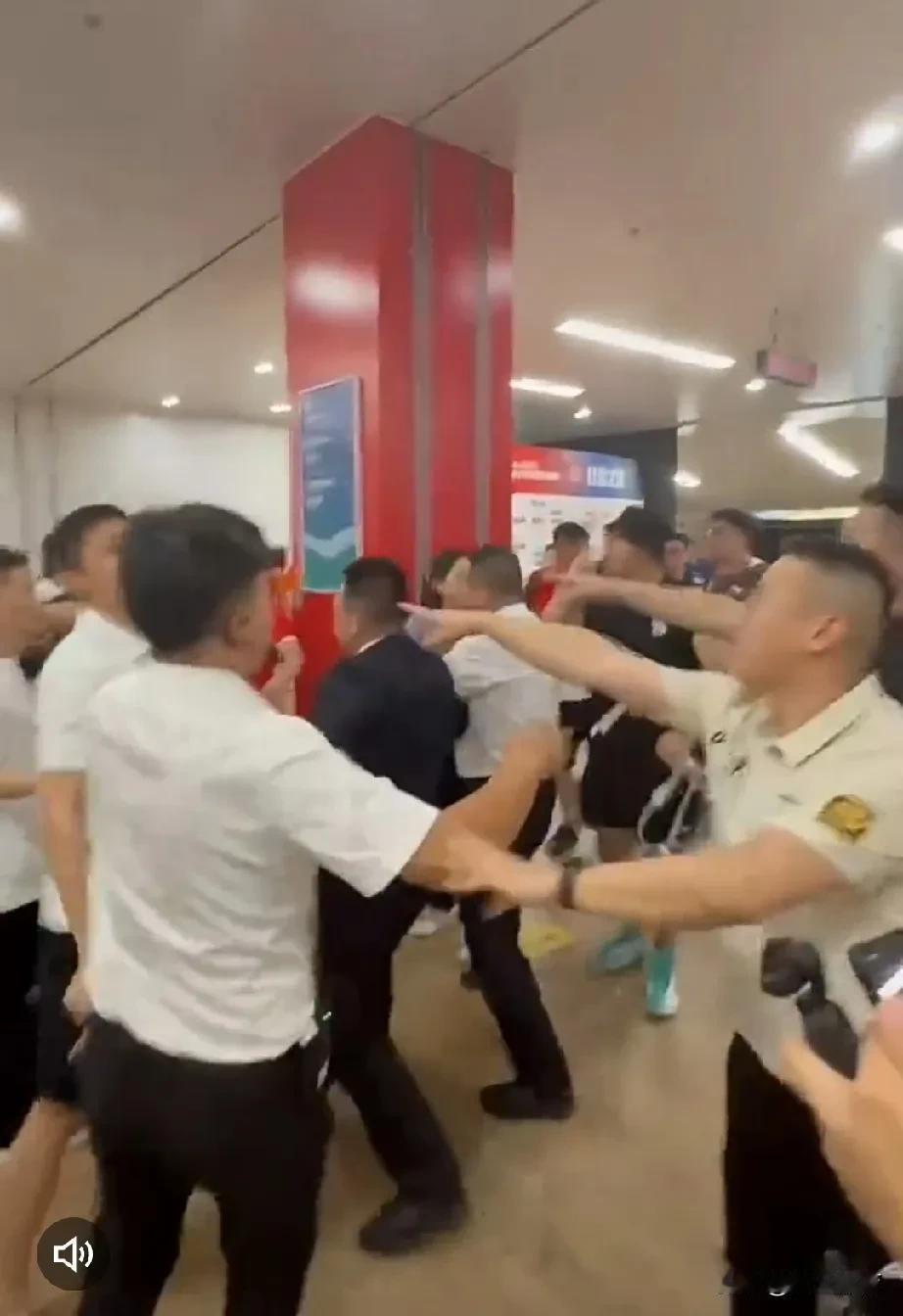 浙江方兴渡与北京北汽的第五场比赛最终以北京北汽险胜结束，然而本场比赛的判罚引发多