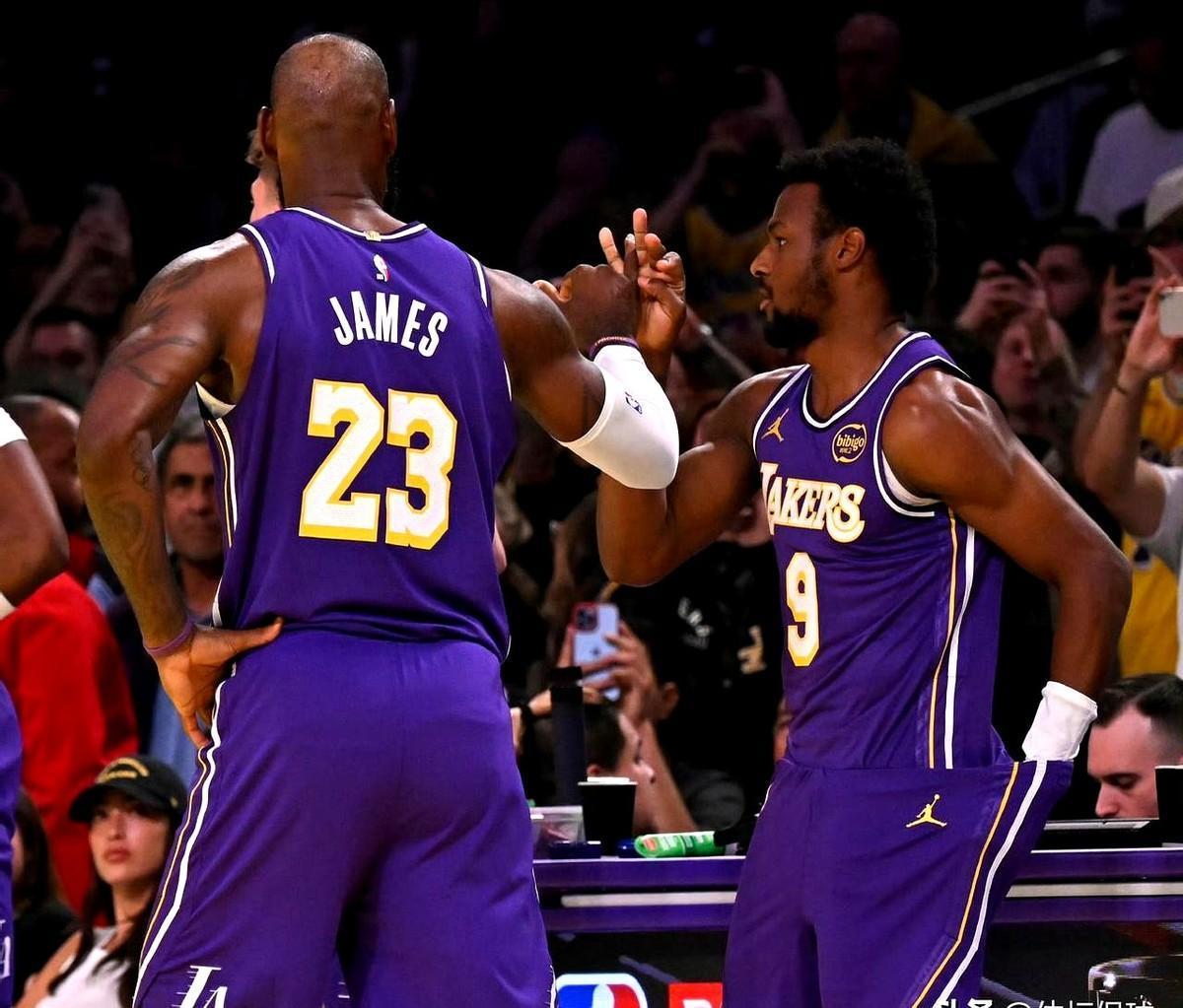 湖人六连胜直接杀疯！129-119干翻独行侠，评论区瞬间炸锅。

艾顿这场真能打