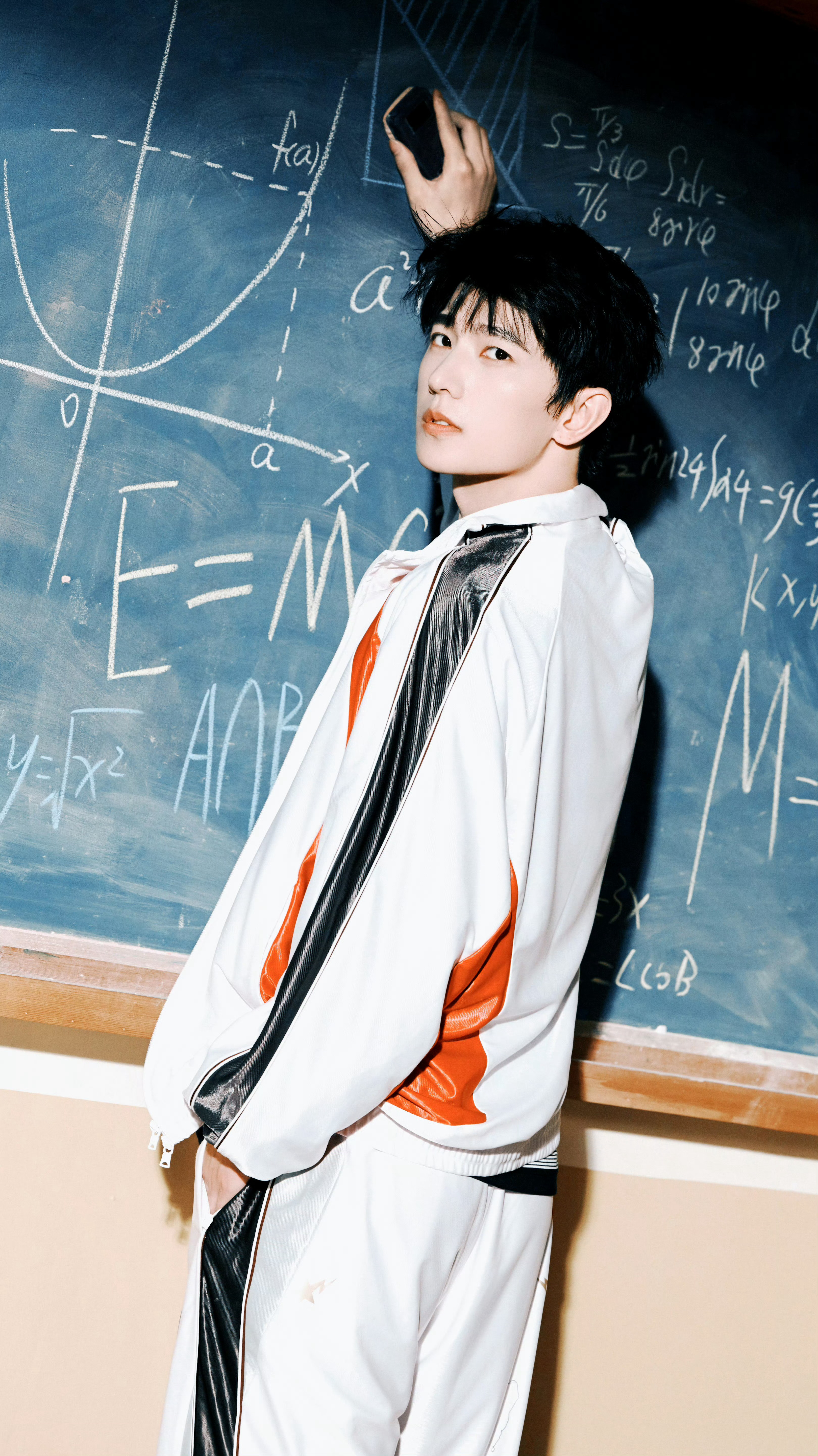 杨洋 学长，你换新校服了？杨洋 校草学长岚图追光s全球代言人杨洋杨洋的日常另存为