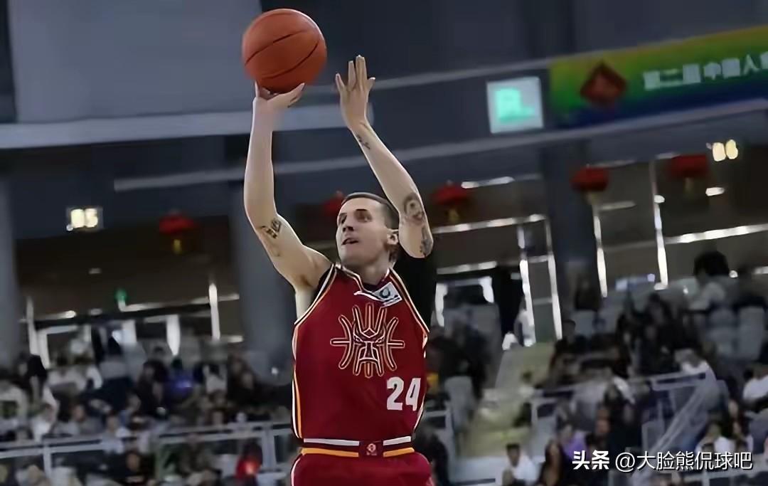 盖伊被裁？给新外援沃克让路？
山西男篮传来最新消息，球队决定裁掉盖伊，注册新外援