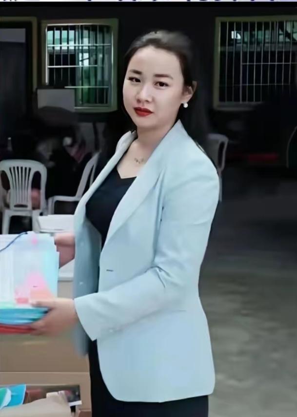 14条人命换明珍珍死刑！
​魏榕还想装没事？跨境不是法外，等着落网！
​明珍珍被