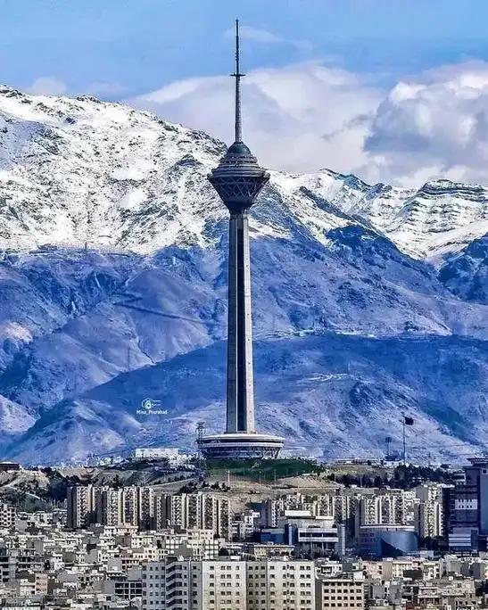 伊朗“以牙还牙”报复开始，以色列故意引爆战争，不给特朗普任何退出机会，特朗普连续