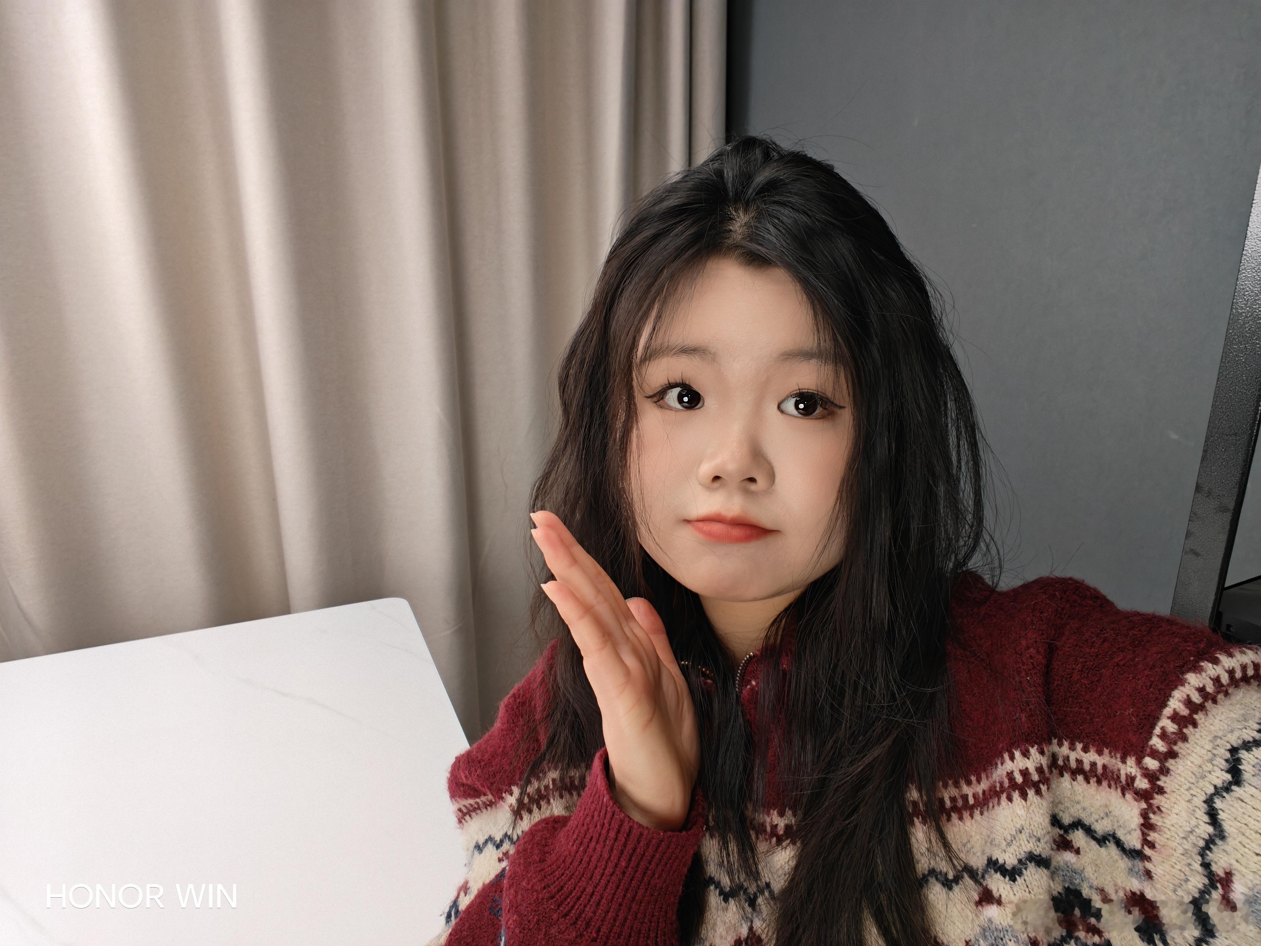 不是！你一个电竞手机，拍起照来也这么称我心意吗？？？荣耀WIN年度电竞最夯机