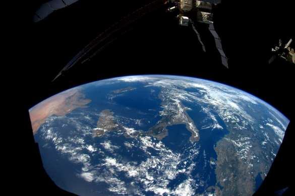 俄罗斯出现了Starlink的类似卫星——佐尔基卫星

俄罗斯出现了星链的类似卫