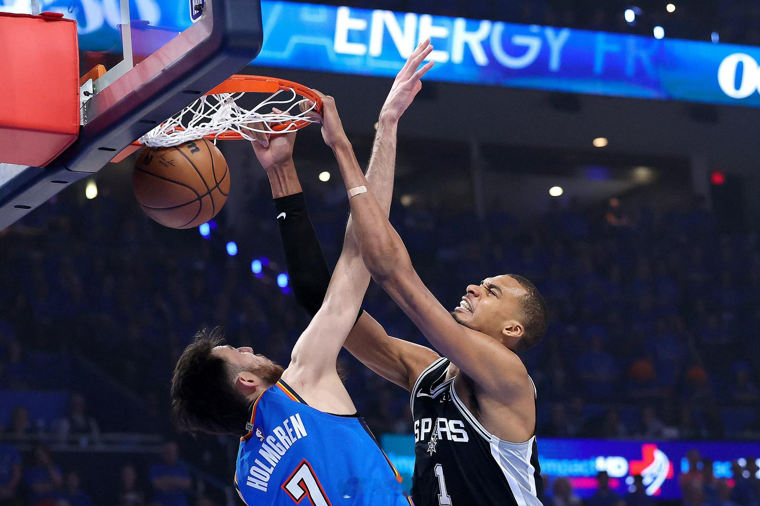 NBA西部决赛马刺4比3战胜雷霆，时隔12年，再次挺进总决赛！属于文班牙马的时代