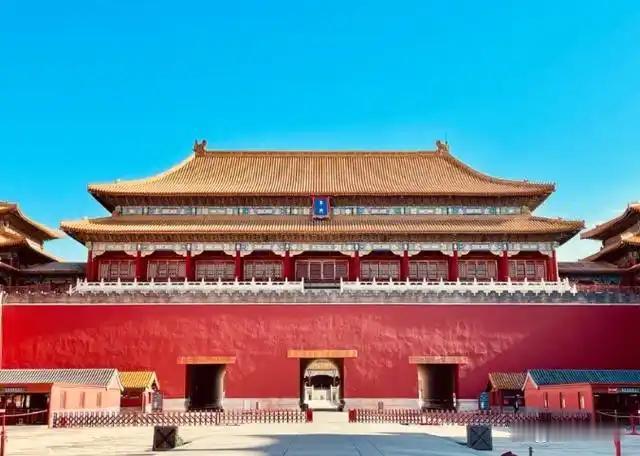 为何故宫要在5点前关门？只因60年前这件事，还关了此人一辈子

这话得从60多年