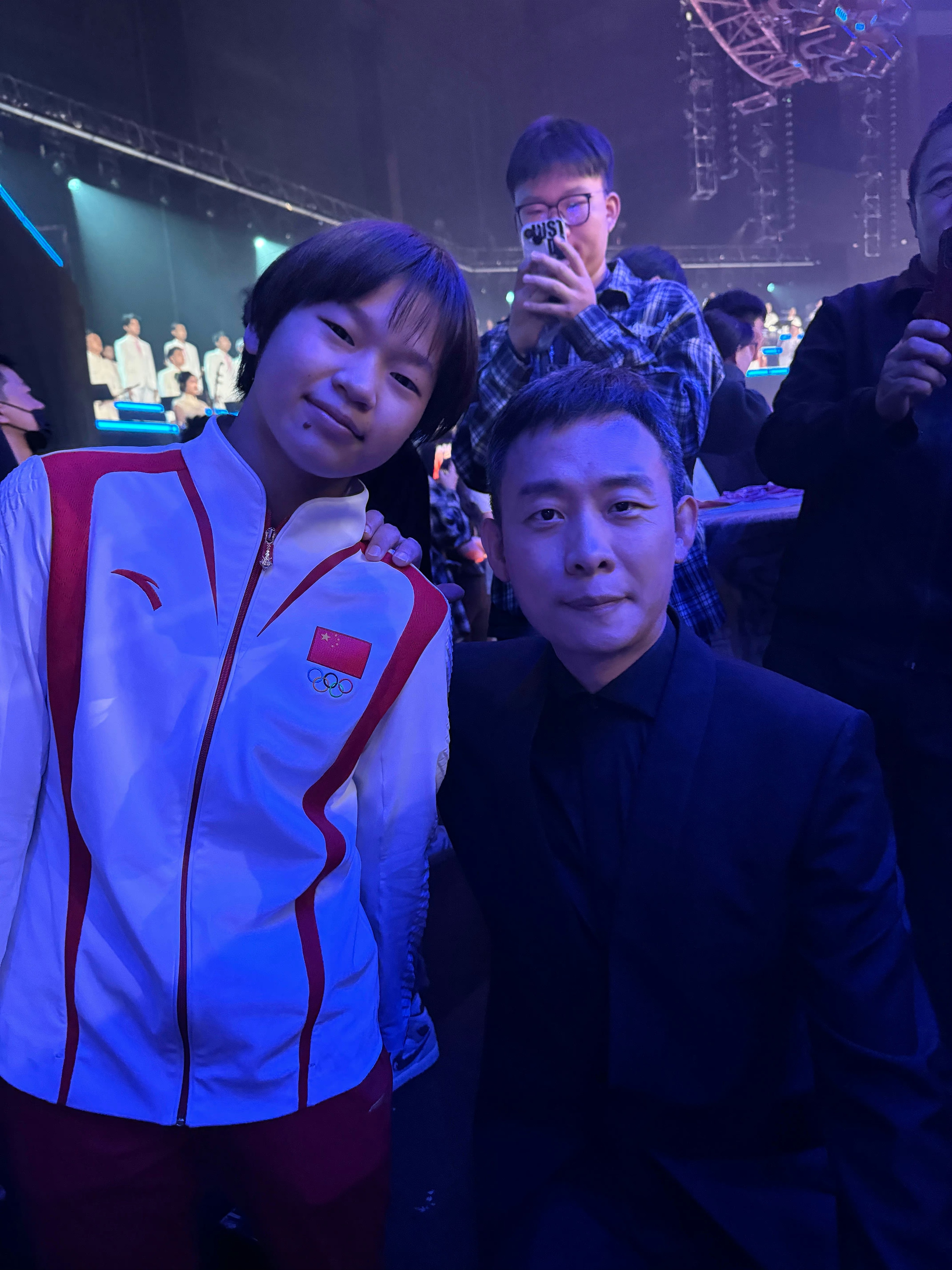 #张译回复全妹了#啊哈哈哈怎么回事，我咋感觉全妹和张译的这张图格外的乖，全妹的很