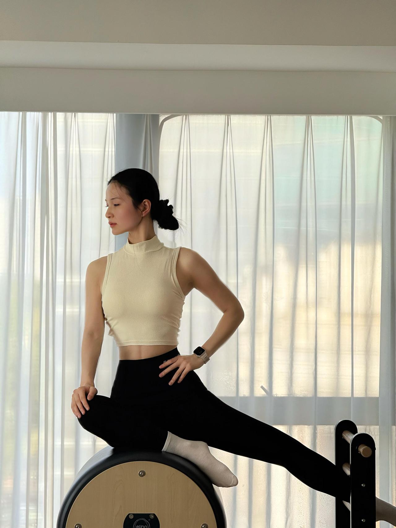 【自律给我自由】普拉提30分钟，找回专注与平静，这才是真正的“内啡肽快乐”
铺开