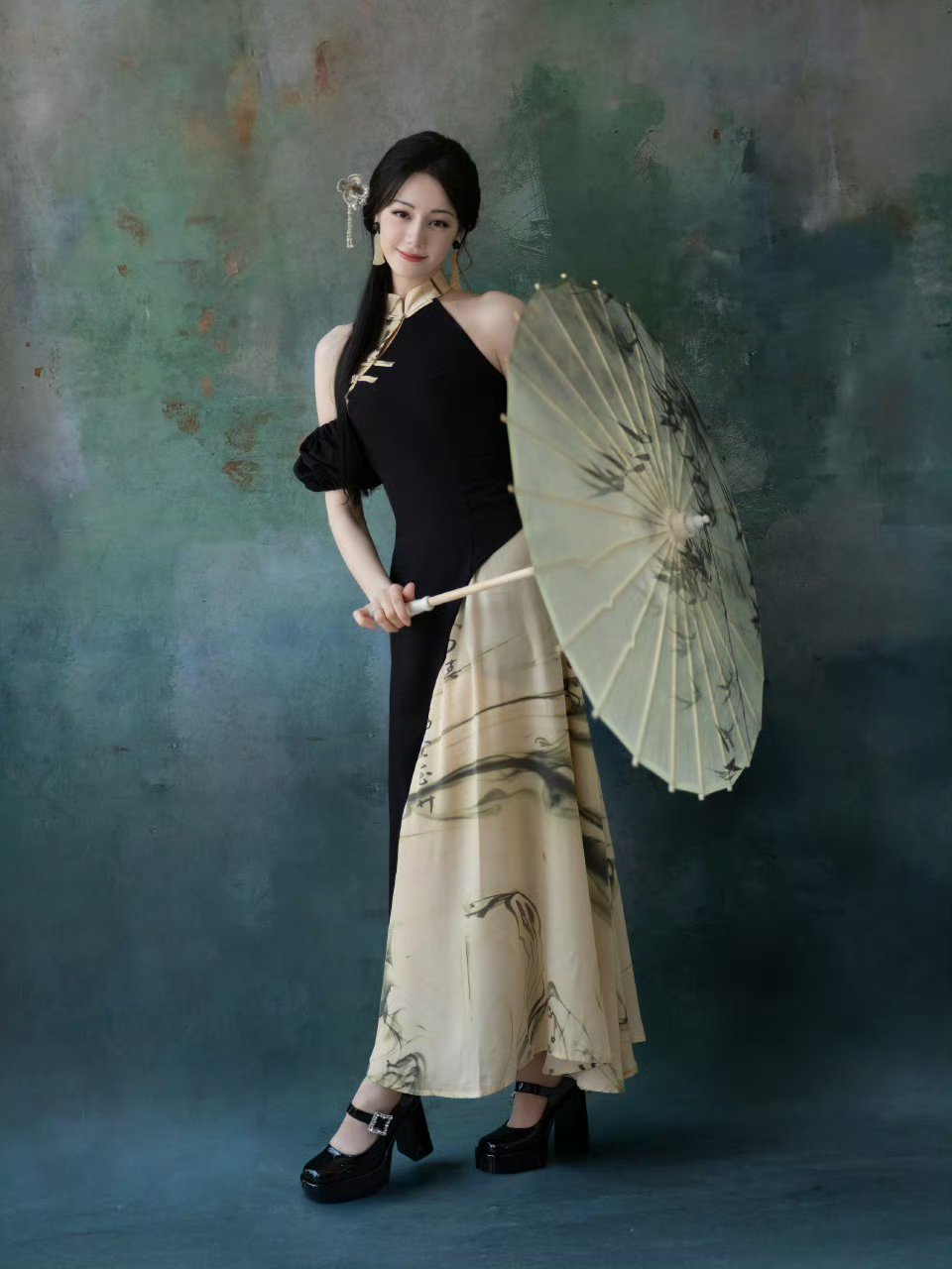 天空送给大地的信笺轻轻点破了江南的寂静 绵密的雨点缀窗外的景…雨帘如幕 柳叶涰饮