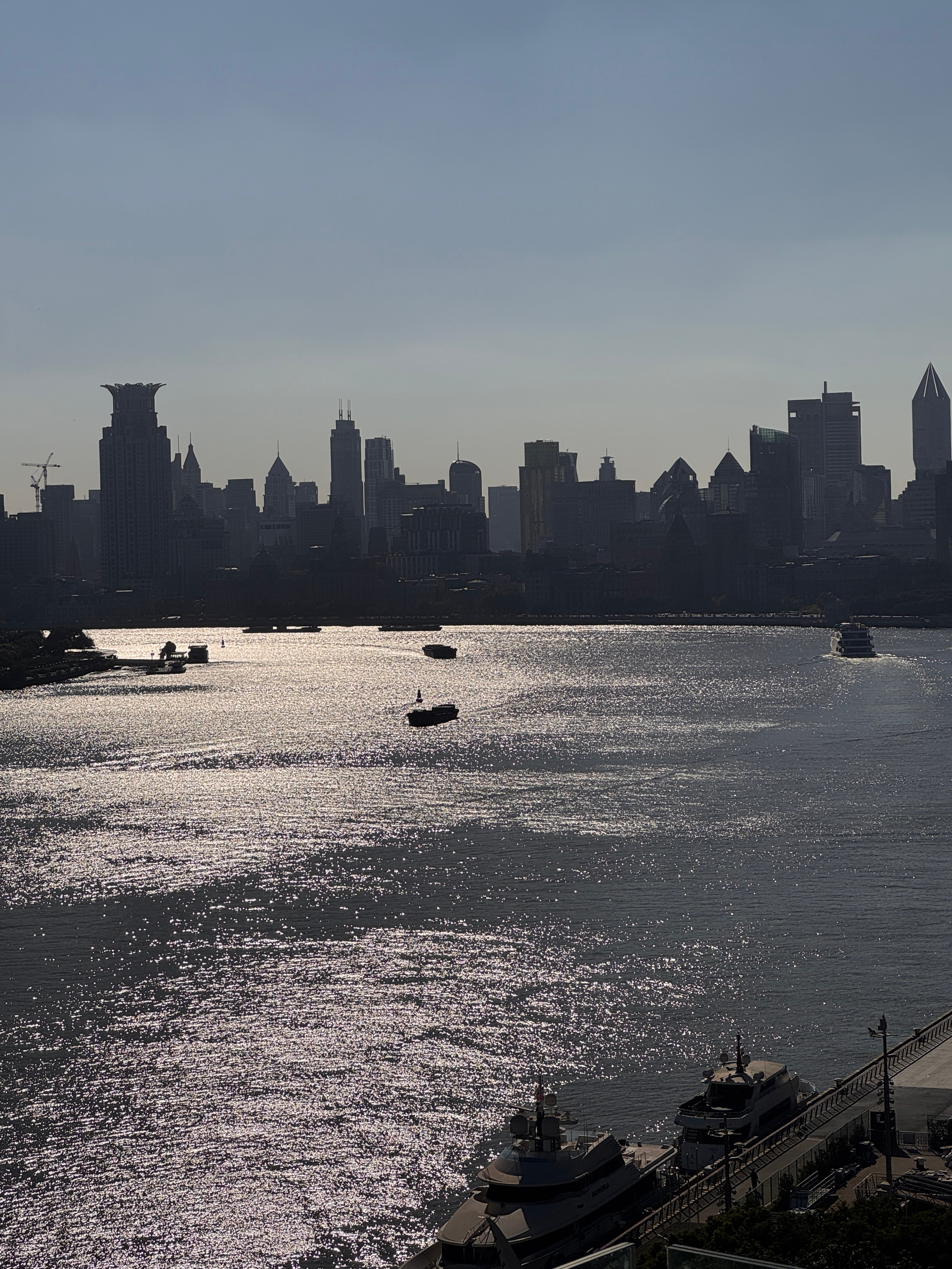 丁丁为了留我在上海多呆两天邀请我住悦榕庄顶套。我为了回北京搬砖只能含泪拒绝了 