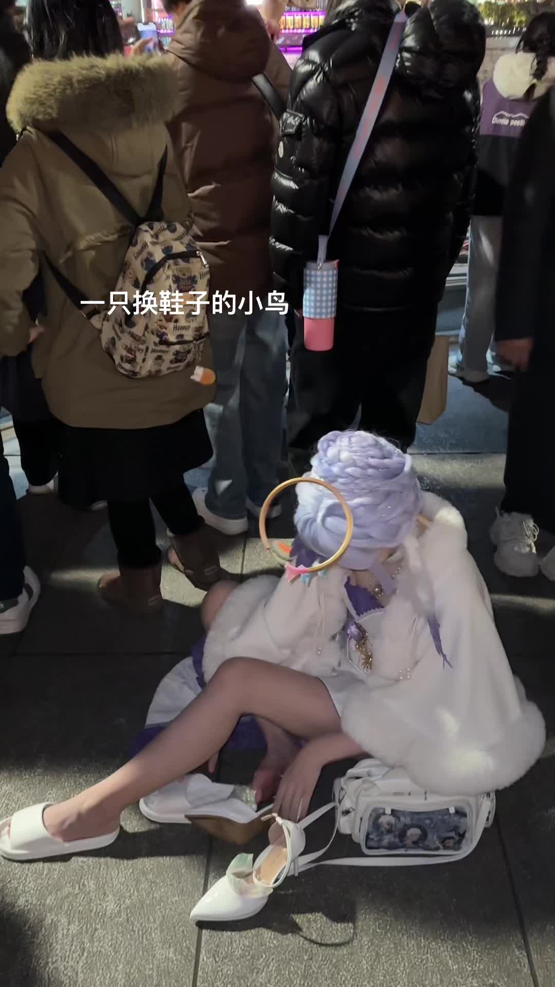 冻坏一只小鸟