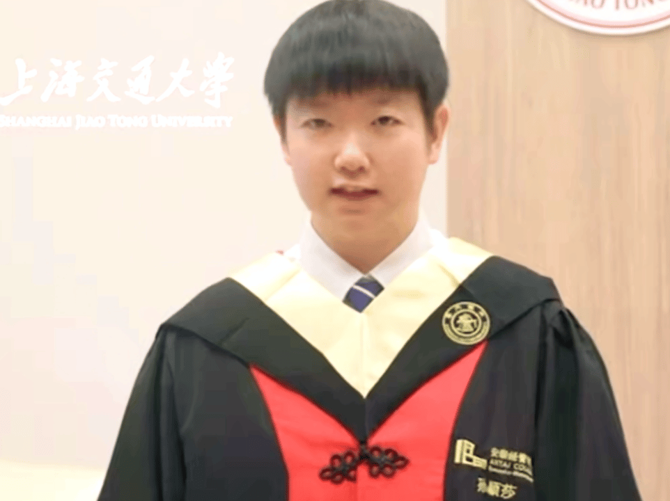 还是学生模样的小猪妹🥹🎓 孙颖莎