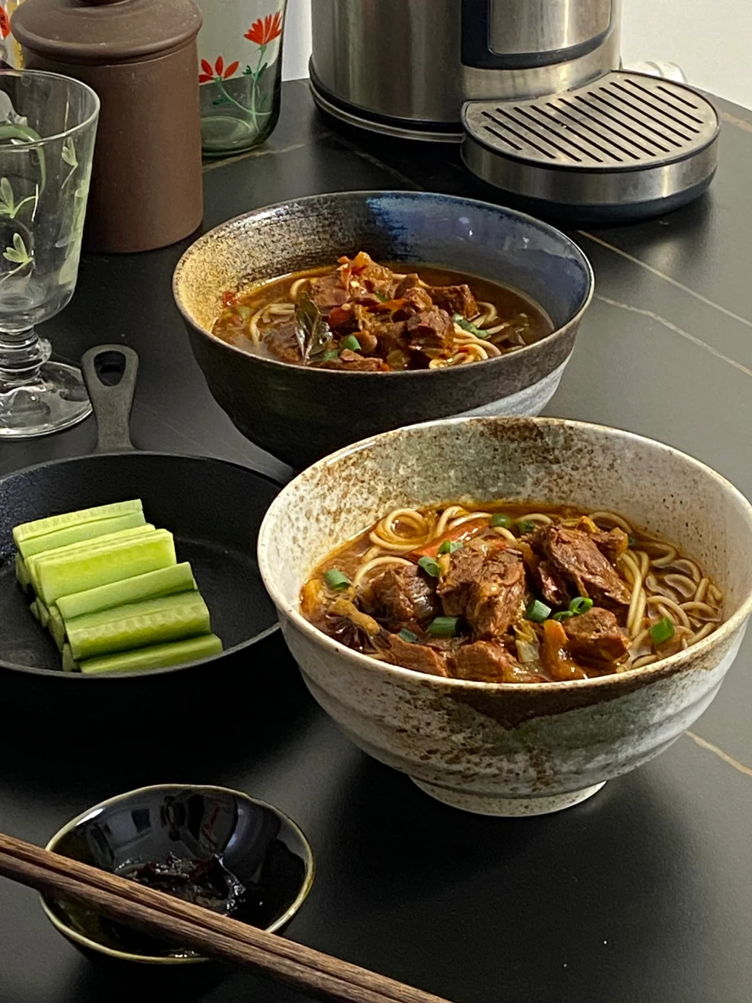 一碗红烧牛肉面下肚🥢