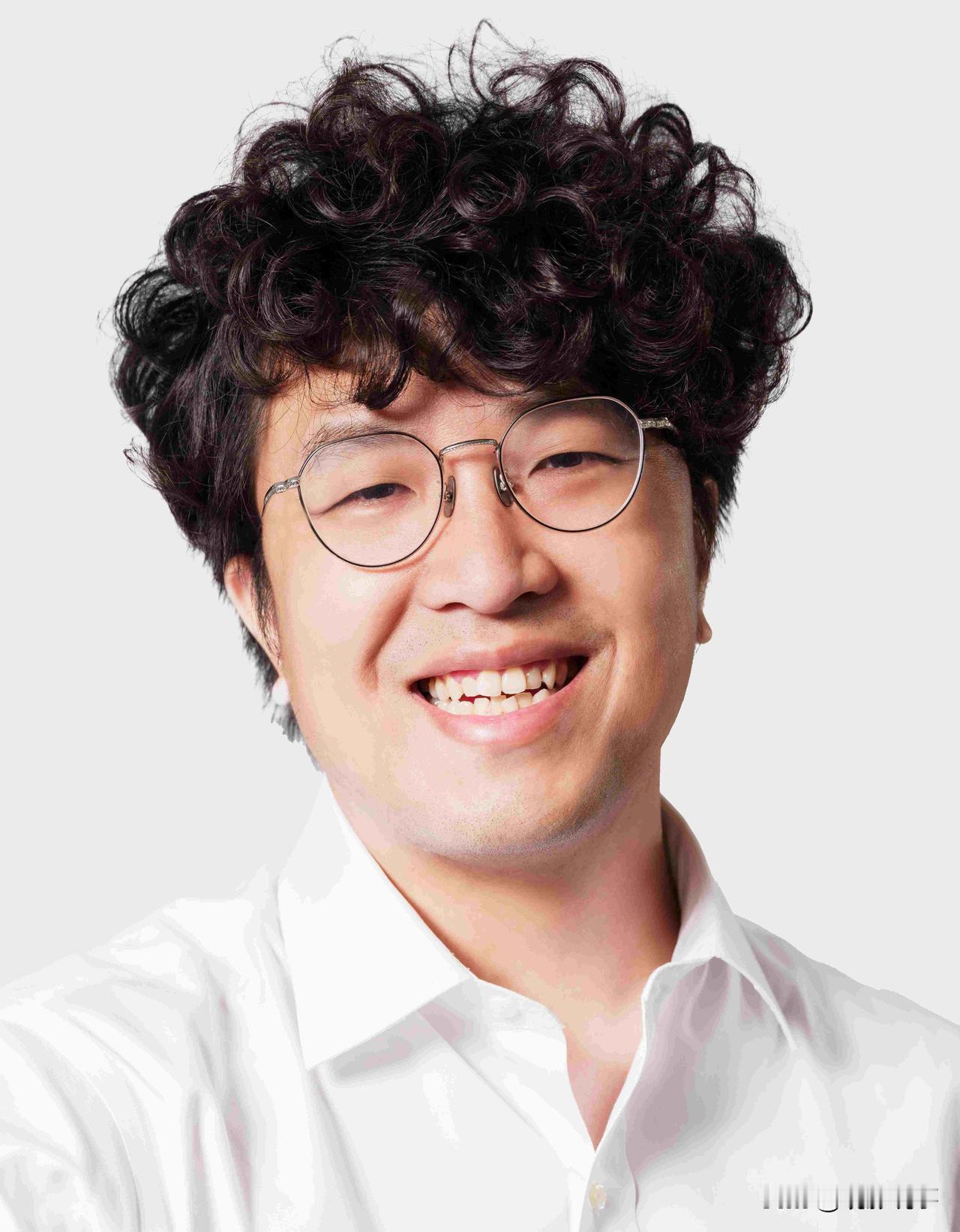 重庆警方收到大量举报沈伯洋线索。近年来，沈伯洋通过创建所谓的“台独分裂组织”及“