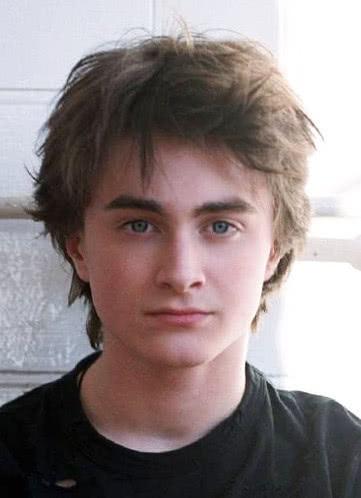 咋长着长着就走样了。原来男大也是十八变。