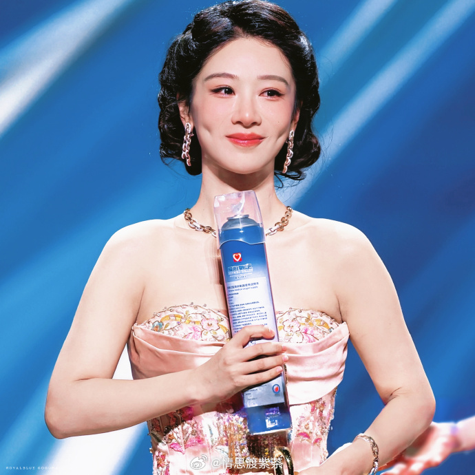 杨紫杨紫董竹君 yz杨紫玉兰花开君再来 我以为我你永远让我单相思  却忘了我们是