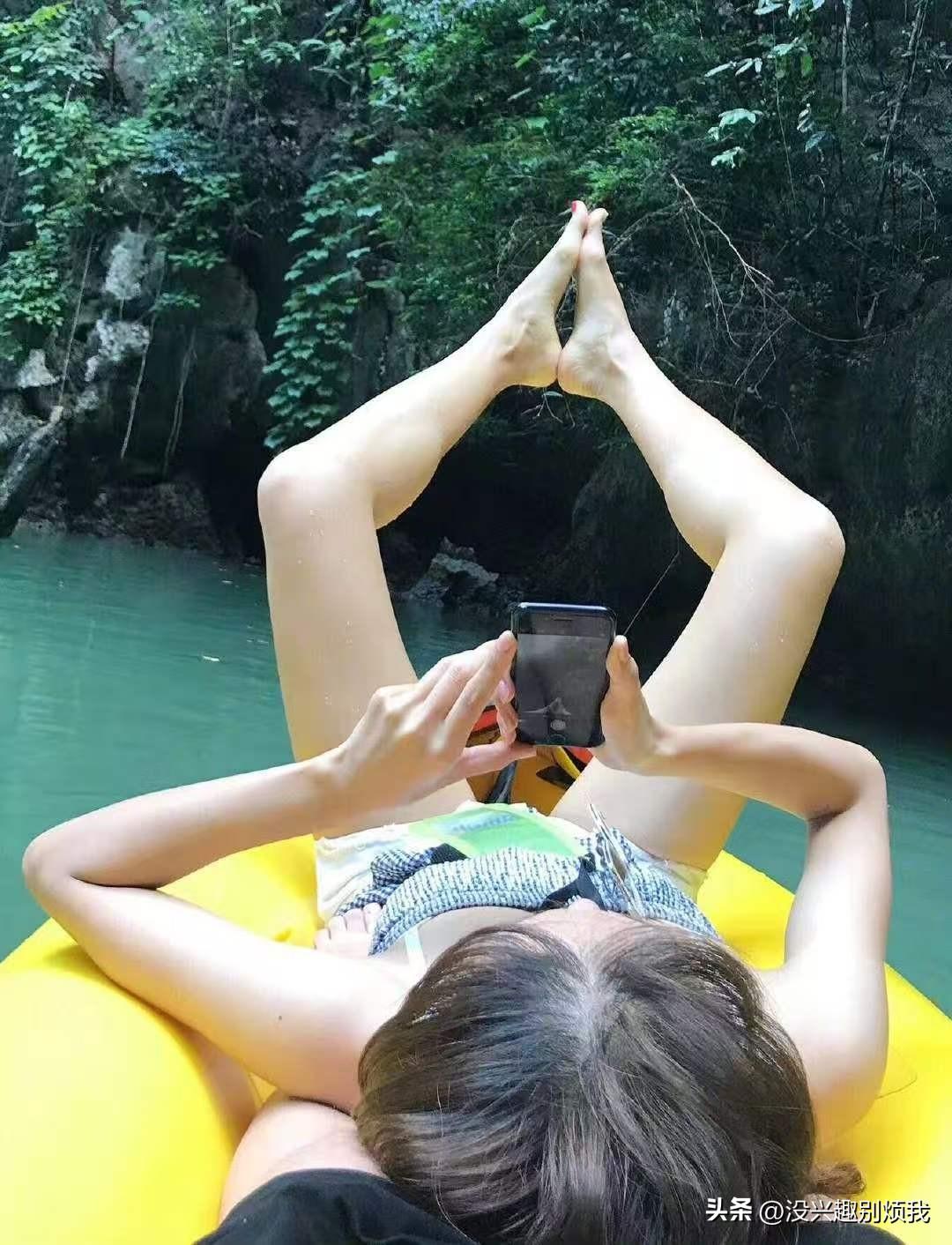 金晨自拍美腿，这拍照摆拍水平好绝[捂脸]