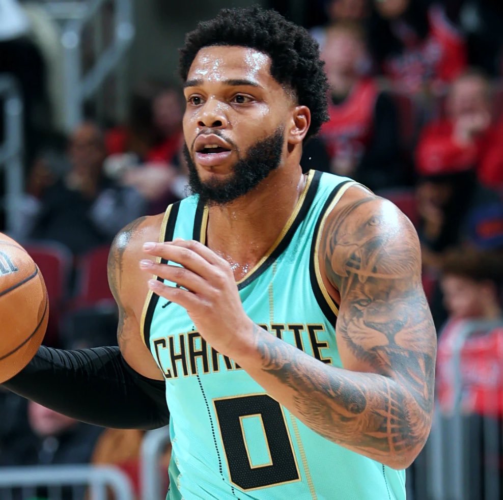 sam amick：雄鹿、太阳和勇士最近对小乔表示了交易兴趣。黄蜂要价至少一个首