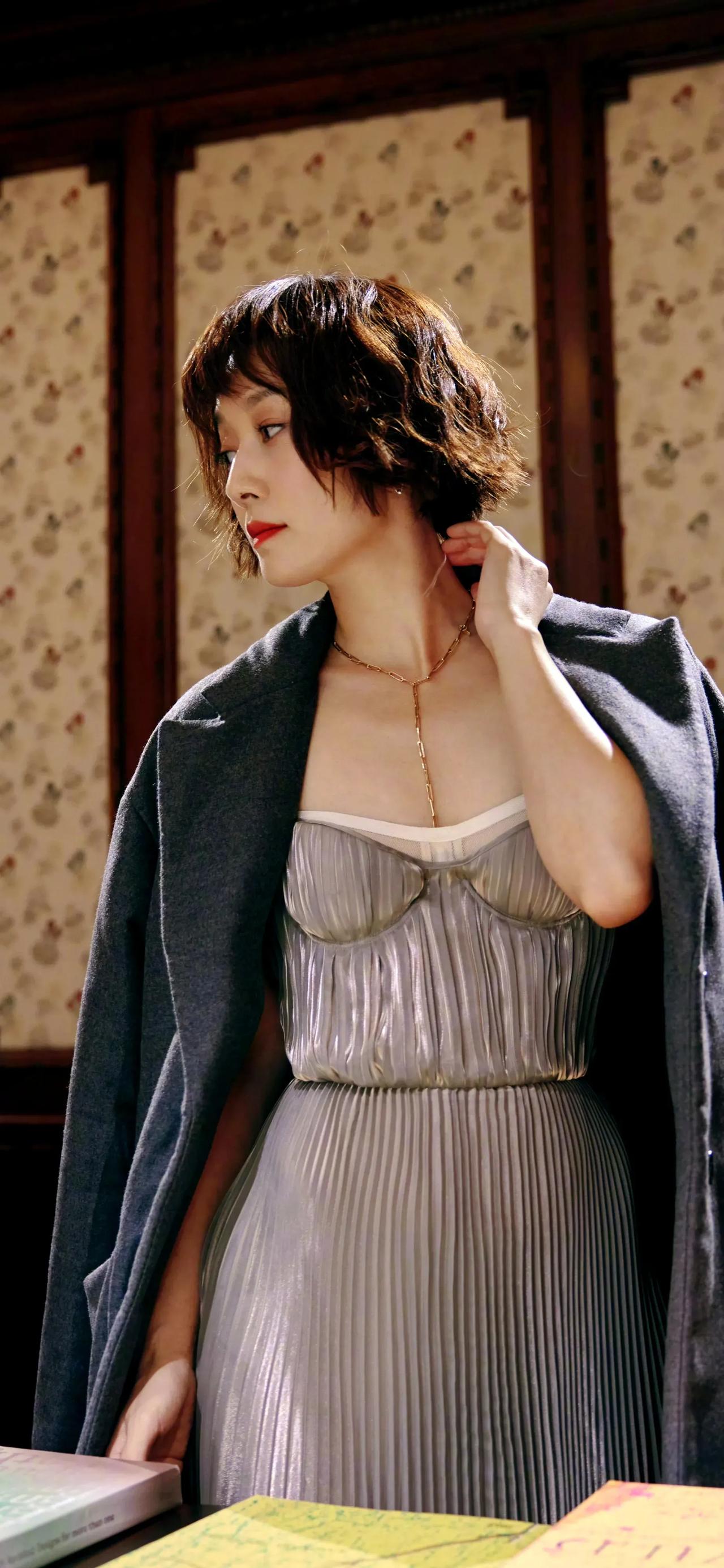 #惊艳女神# #女明星谁最美# #明星美图# #马伊琍#
达人推荐 女主角唇泥