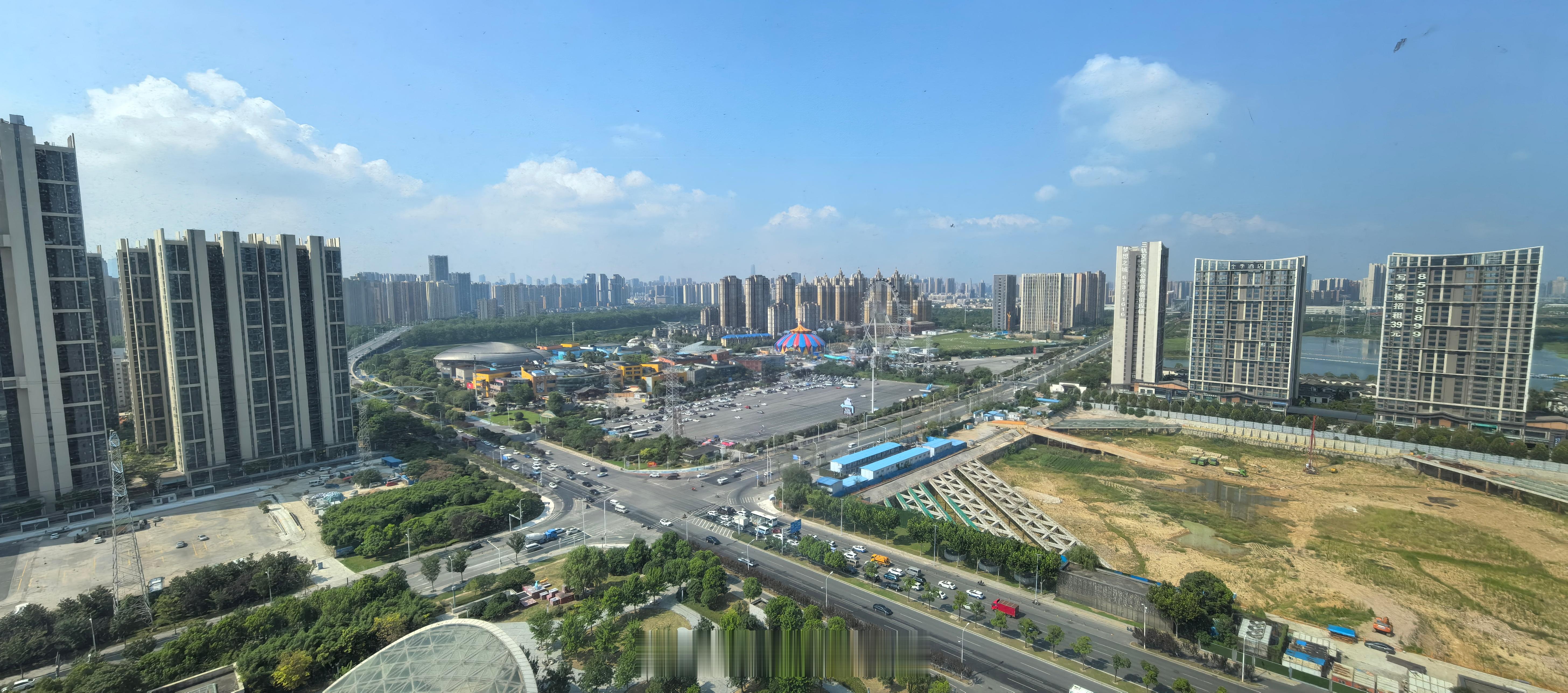 今日阳光明媚，随手一拍，便是好心情～  ​​​