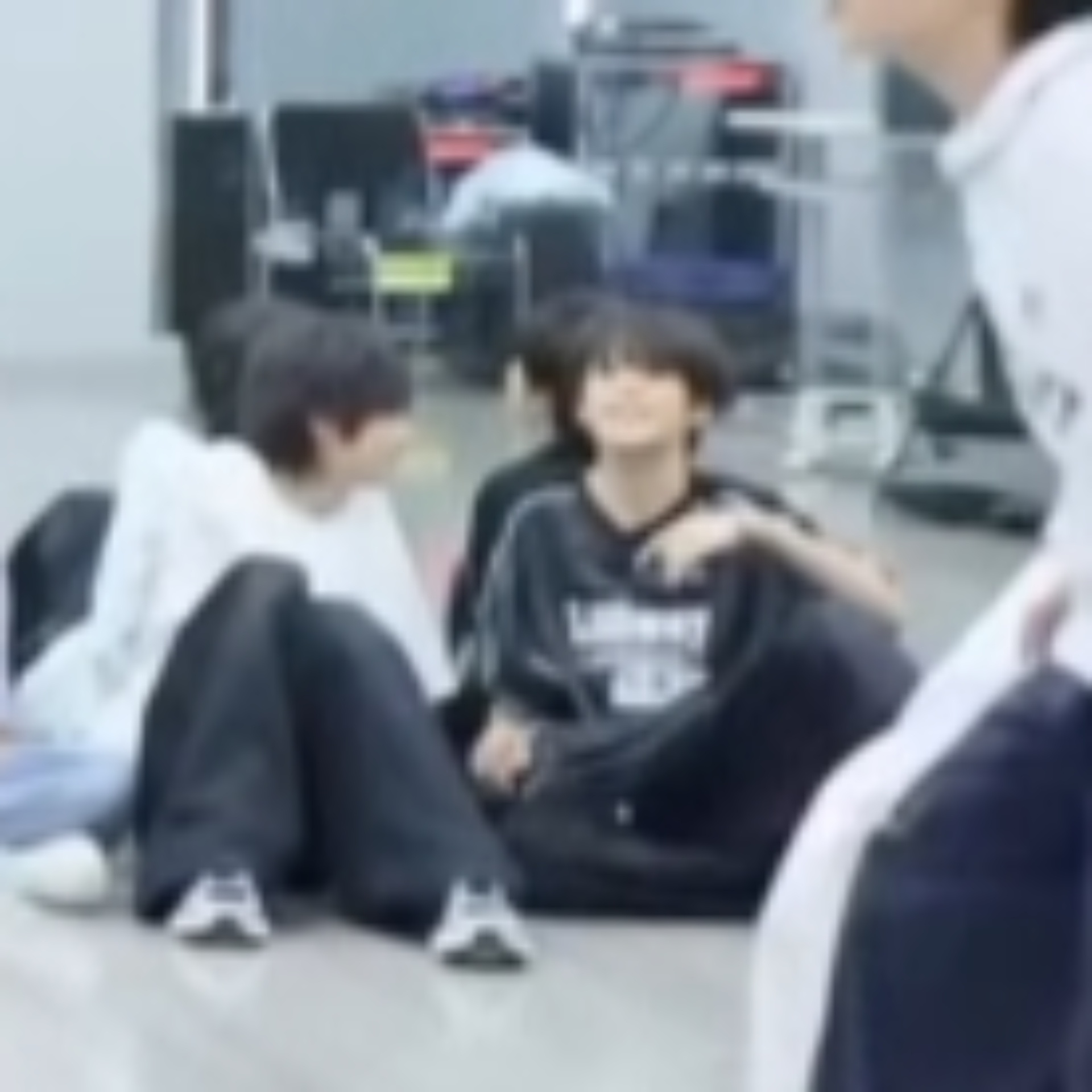 之同学鸭同学呲着个牙开什么小差呢 