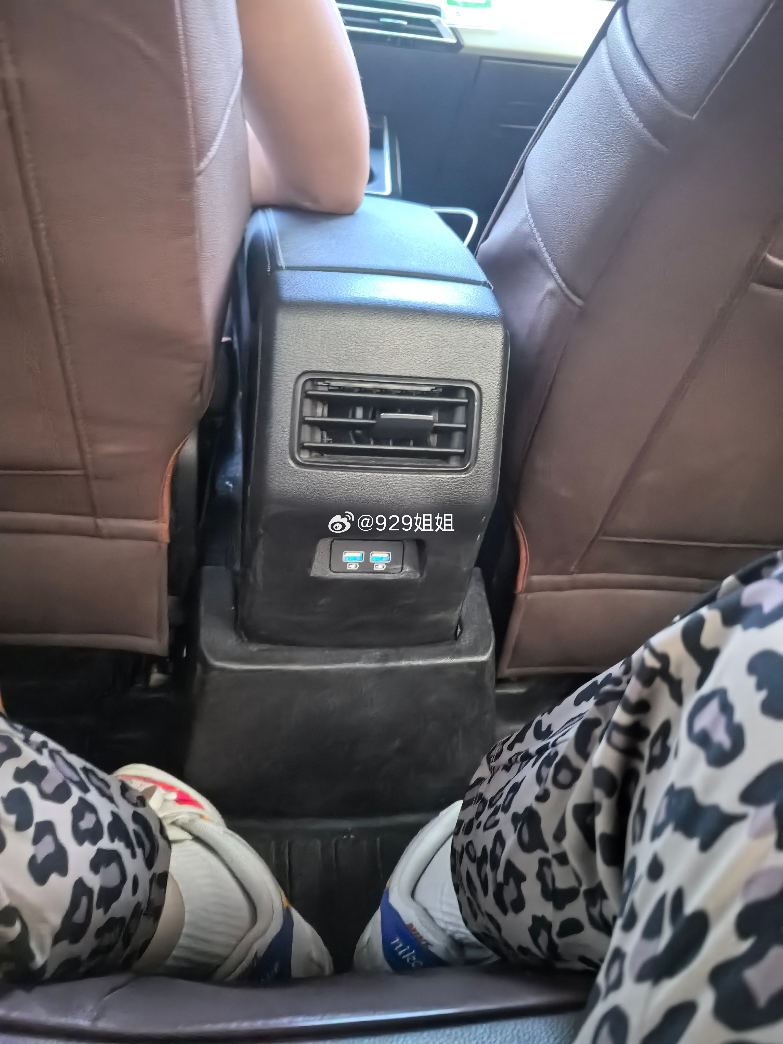 下了高铁就约了网约车见到师傅了他说你取消订单直接给上面的价给我我没问为什么就直接