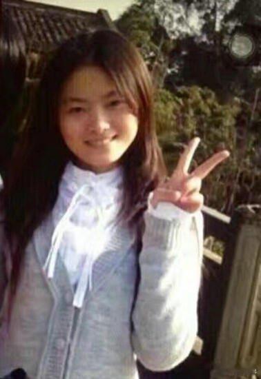 鞠婧祎出道前的自拍，美商是个好东西 一整个改头换面啊。。女娲给她重新捏脸了吗？ 