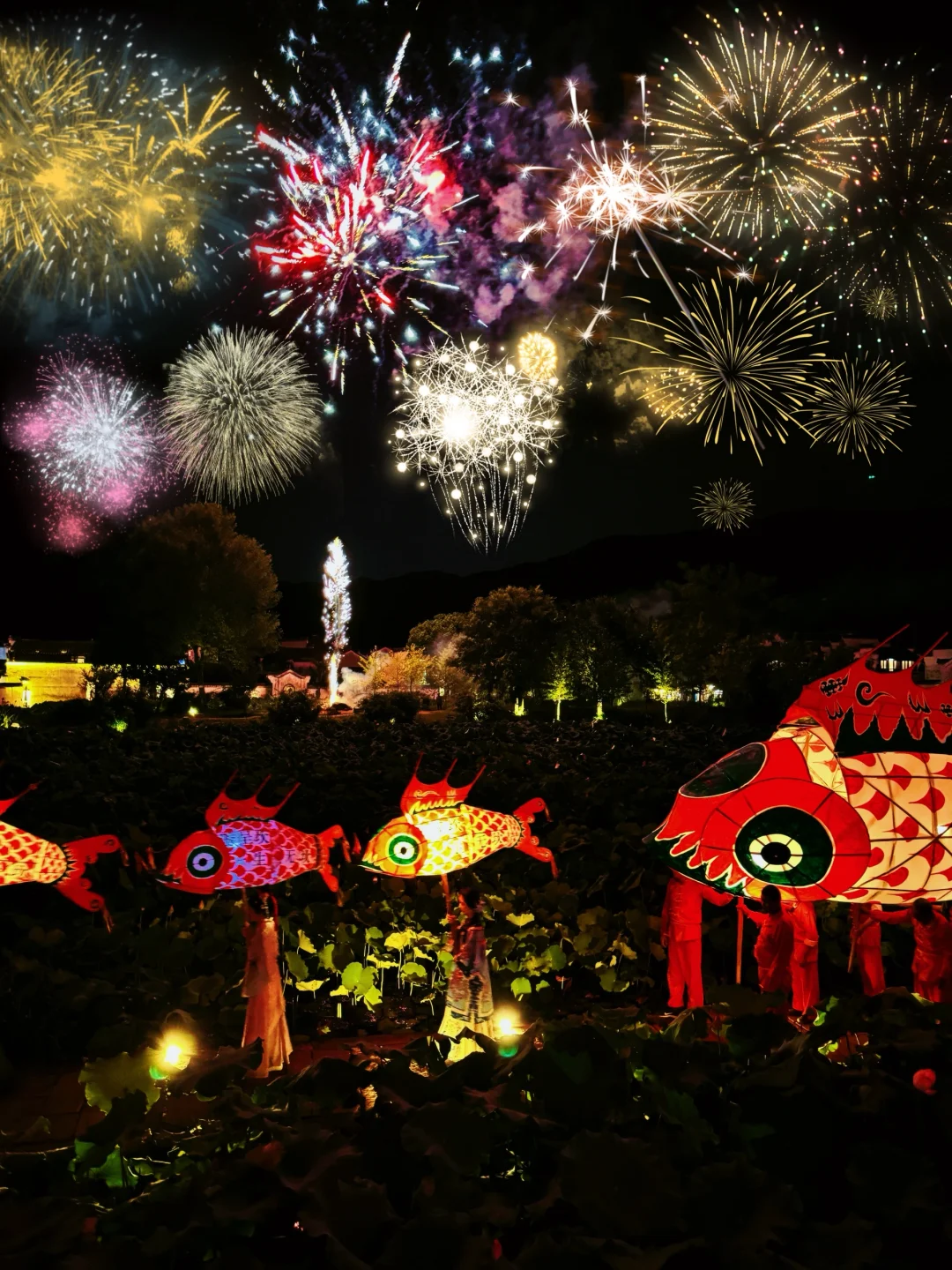 想跟你交换一张呈坎的鱼灯照片～