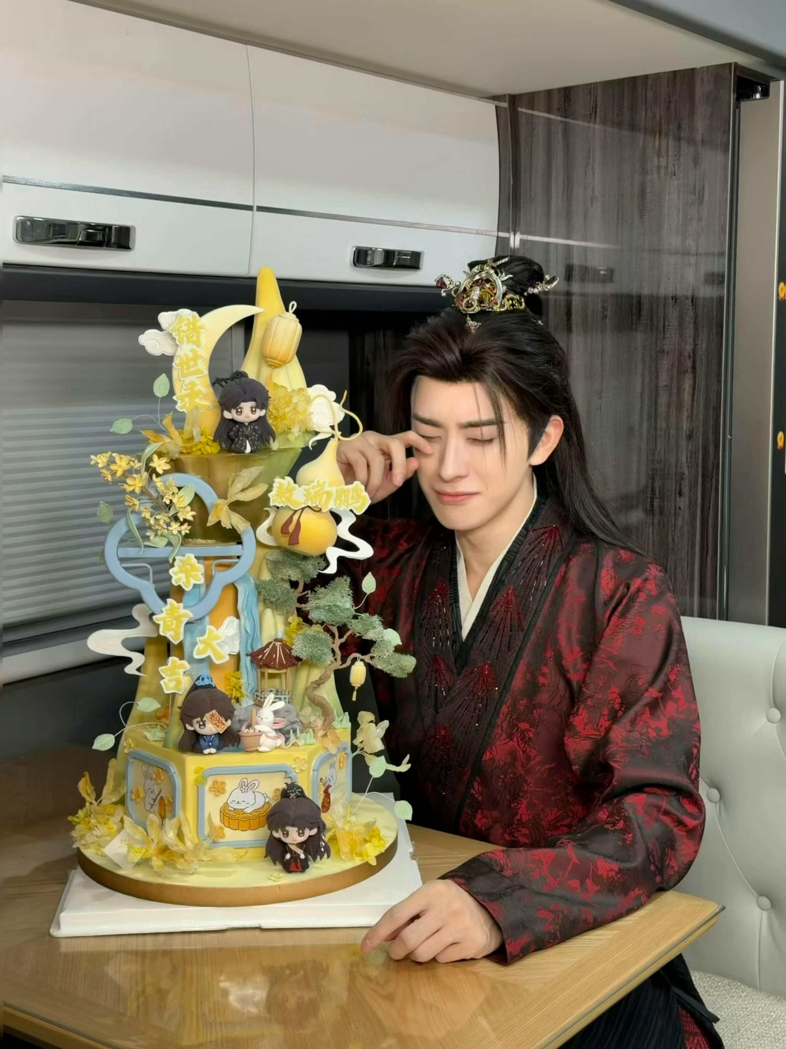 中秋快乐呀，我也想一口一个魏劫 ​​​