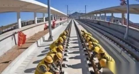 主动撕毁中国订单，事后拒赔361亿违约金，如今又上门求助了！这个国家很有意思，2