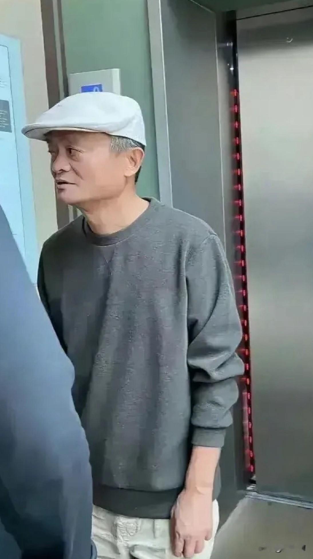 马云退出阿里核心管理后，很多人以为他要彻底躺平了。结果这几年，他比上班的时候还忙