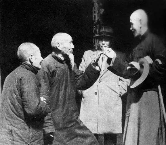 1949年李宗仁成为代总统，南京宴会上顾祝同三次离席接蒋介石电话，背后的权力暗流