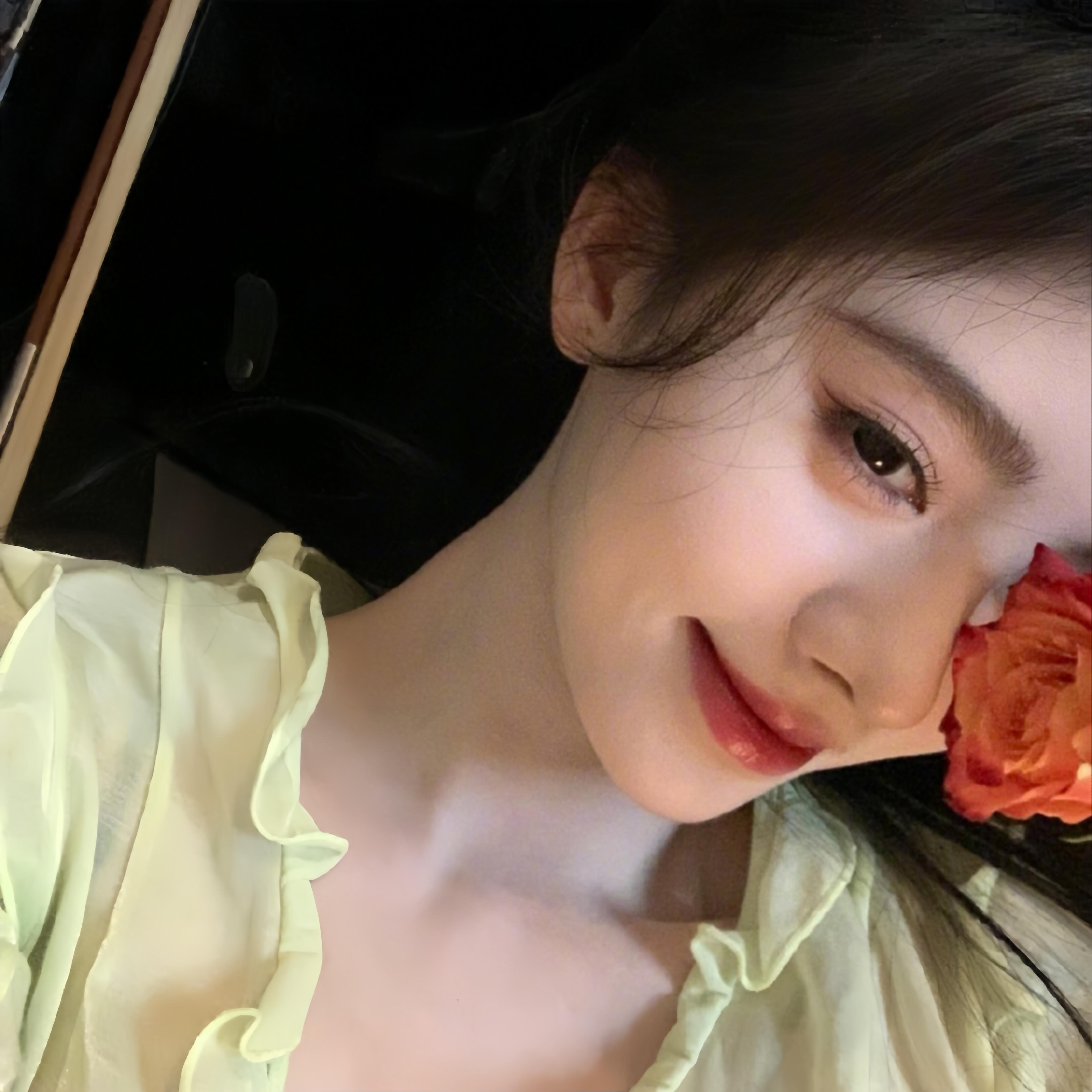 鞠婧祎透纱性感玫瑰风头像 