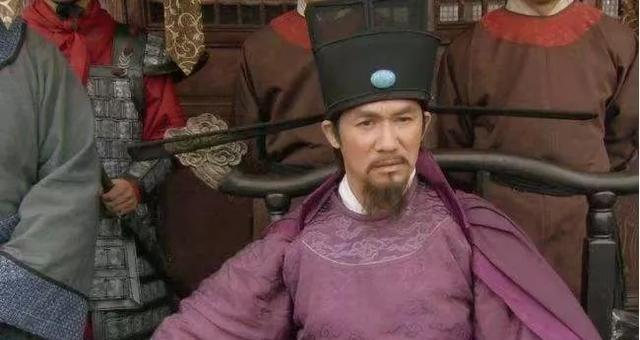 公元1093年，时任定州知州的大文豪苏轼对自己的小跟班高俅说：我看你聪明伶俐，给