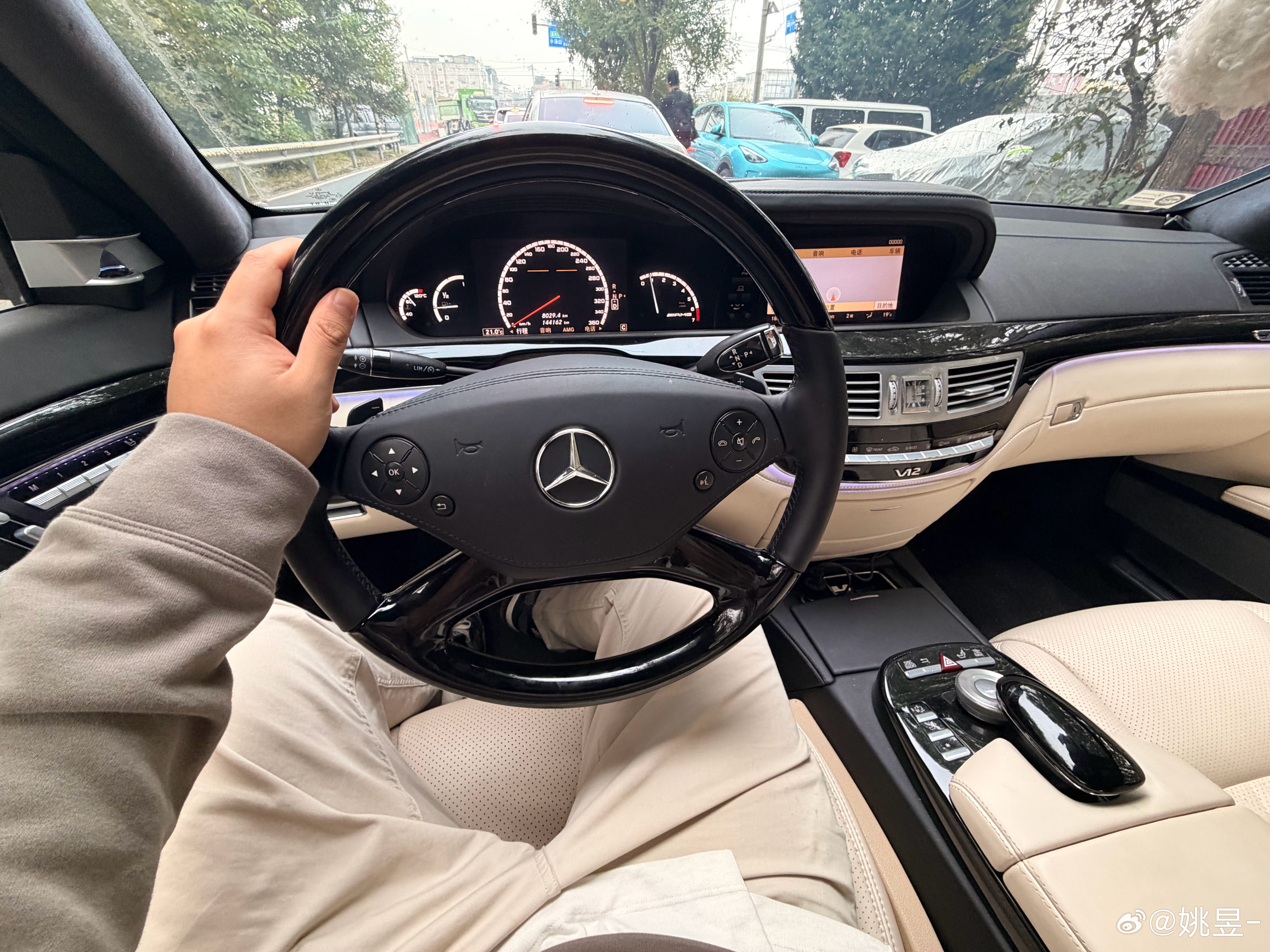 很久没开它了得卖掉了换个FJ吧想明白了，现在这些老旧燃油车，除非是硬派越野或者敞