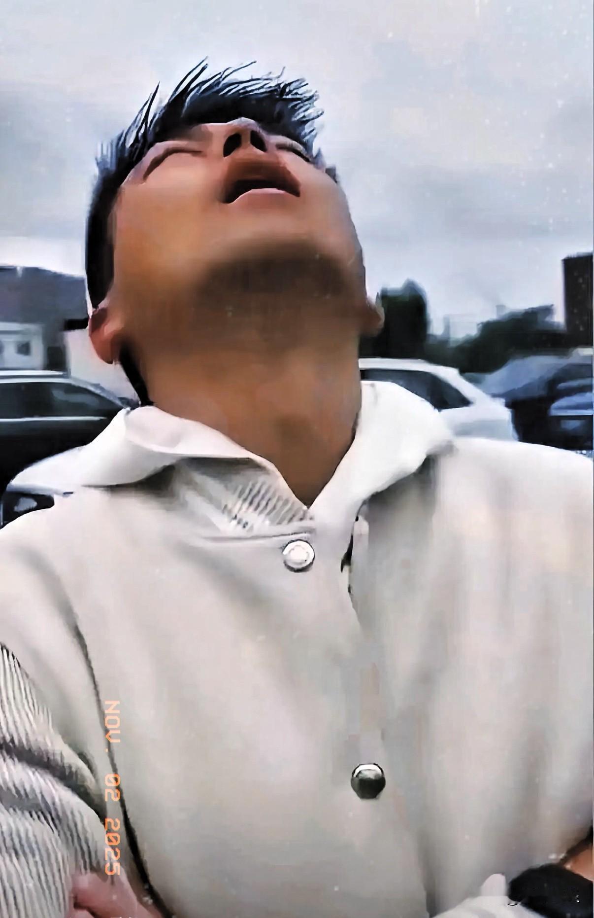 这下好了，
君合律所不仅上海人，
全国人民都知道了！现在律所最后悔的就是把他招进