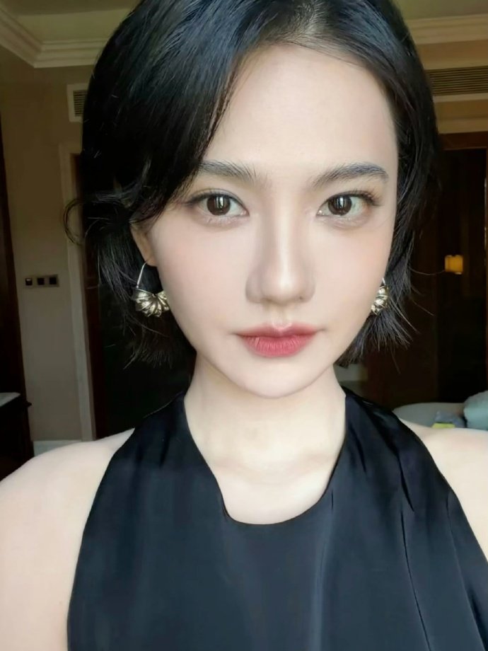 姜珮瑶吃了防腐剂吗 谁看《重器》不感慨姜珮瑶的状态！演刚毕业的女大学生毫无违和感