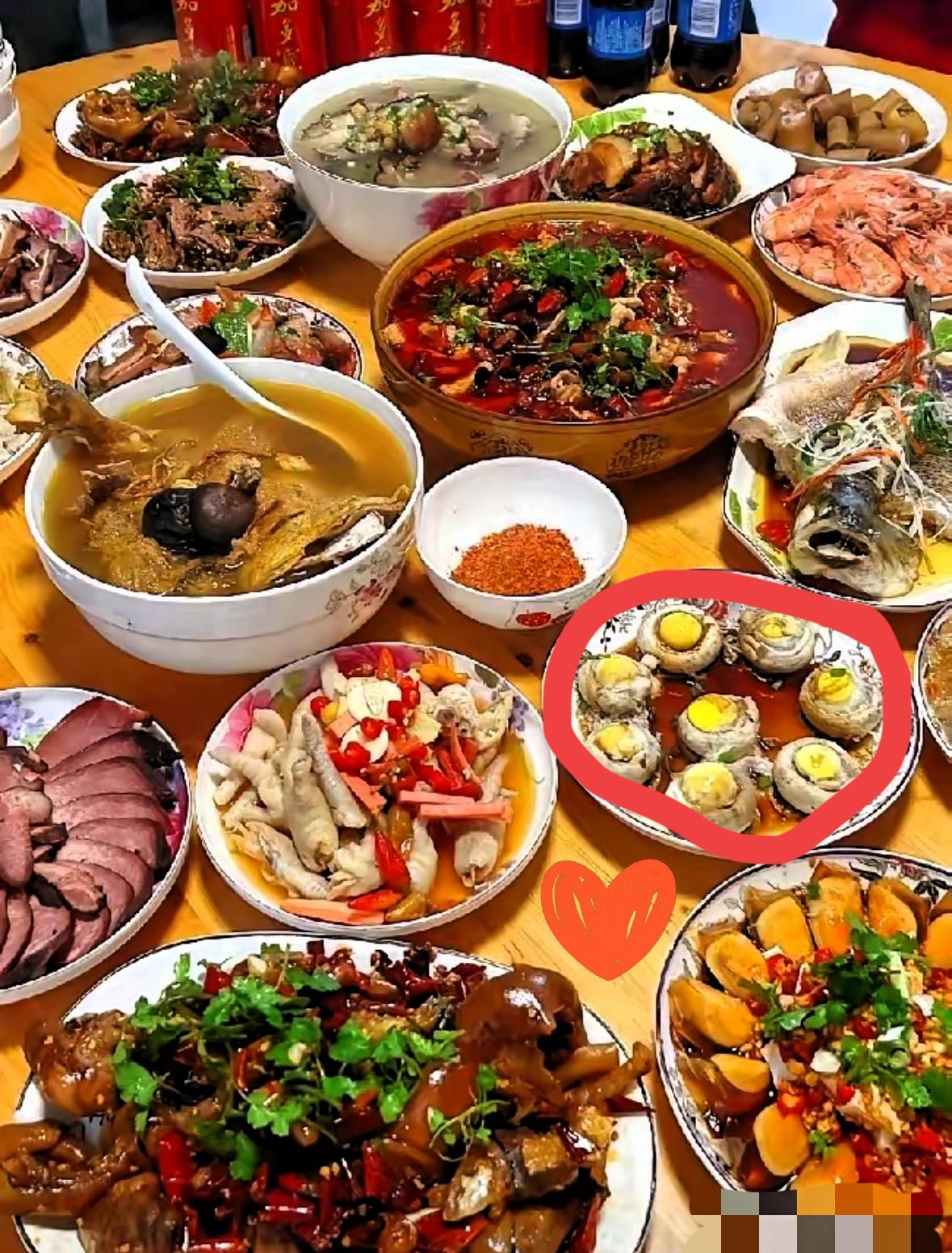 回娘家，老公只讨好嫂子，每次嫂子厨房做饭，他都主动去给她打下手，和她有说有笑，两