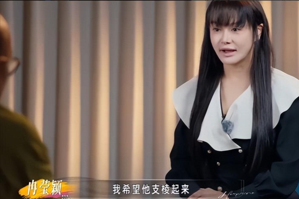 曾经风光无限的拳王邹市明，45 岁官宣年底重返职业拳台，自嘲复出是 “听老婆的话