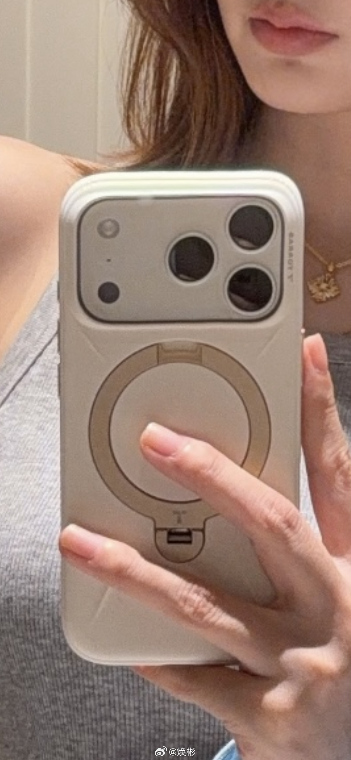 突然觉得iPhone 17 Pro Max变好看了！ ​​​