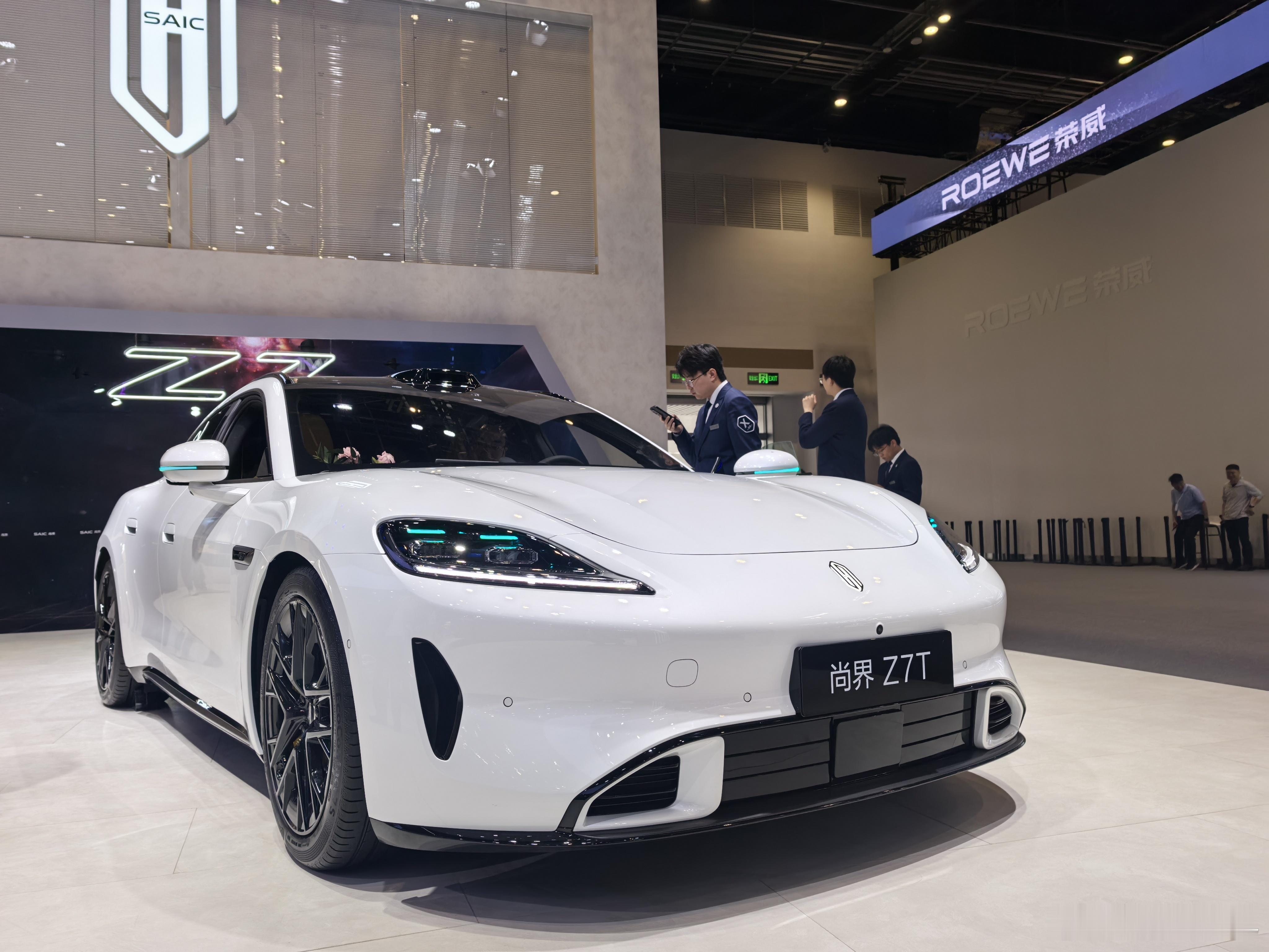 尚界z7 白色的尚界Z7也很好看。 