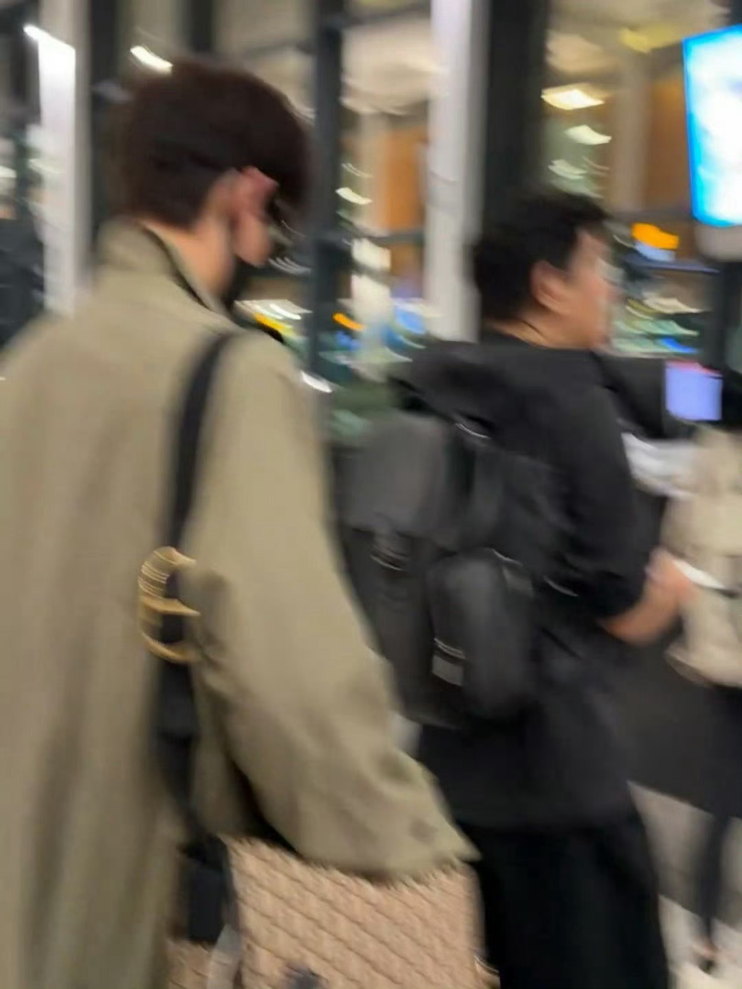 这些天路人偶遇的李昀锐 男友感太强了🥺 ​​​