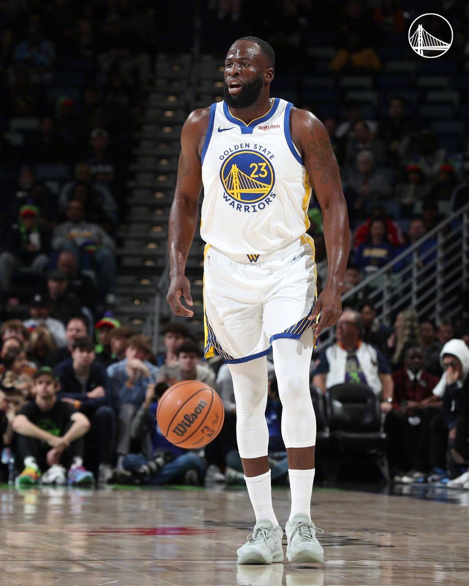 正式解锁新里程碑🏆格林成为队史第九位达成1000个进攻篮板的勇士球员。勇士vs