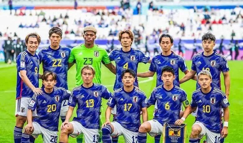 日本男足的目标是世界杯夺冠，我看他们出线都困难……！

荷兰队不用说，世界排名第