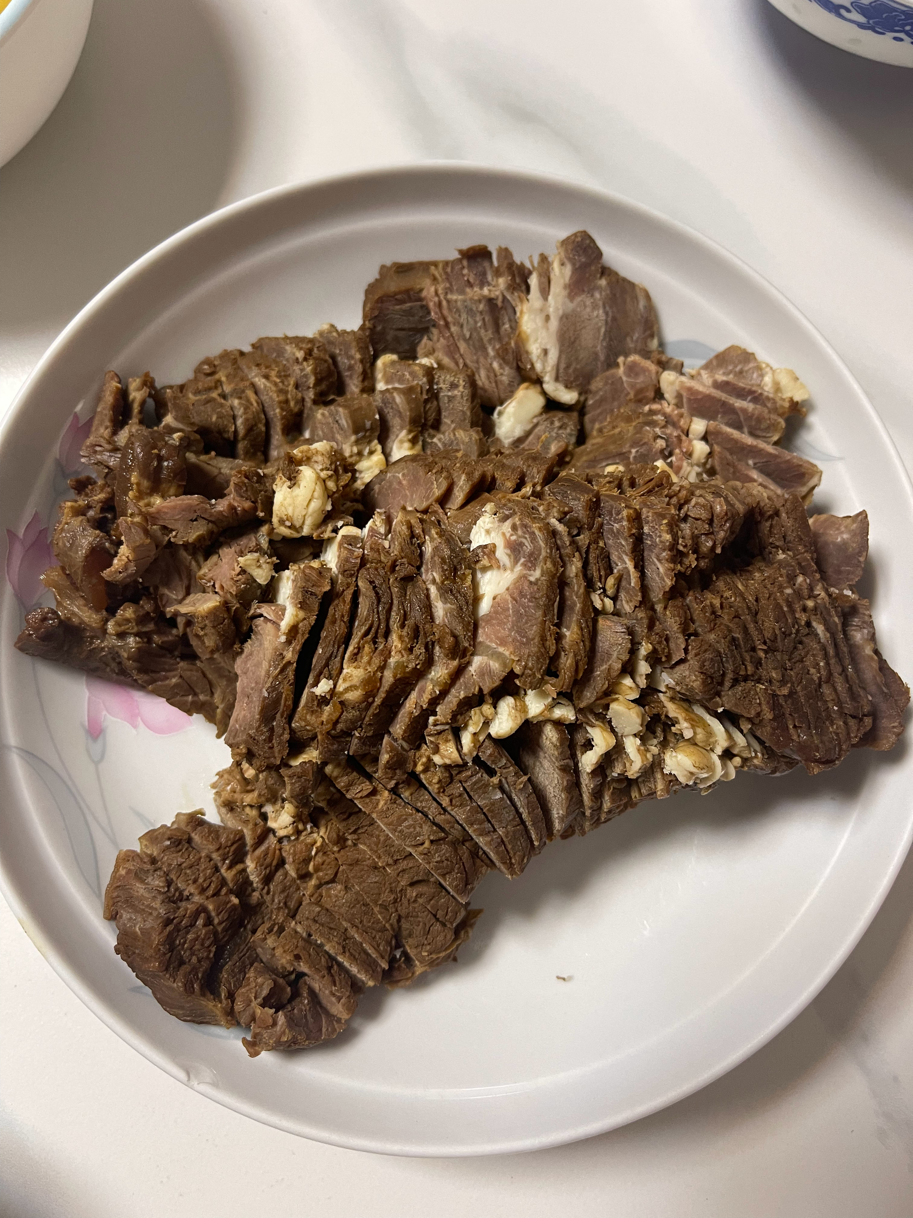 #美食# 早上的卤牛肉得到大家的喜爱之后，童妈又开始准备卤剩下的一半牛肉（之前先